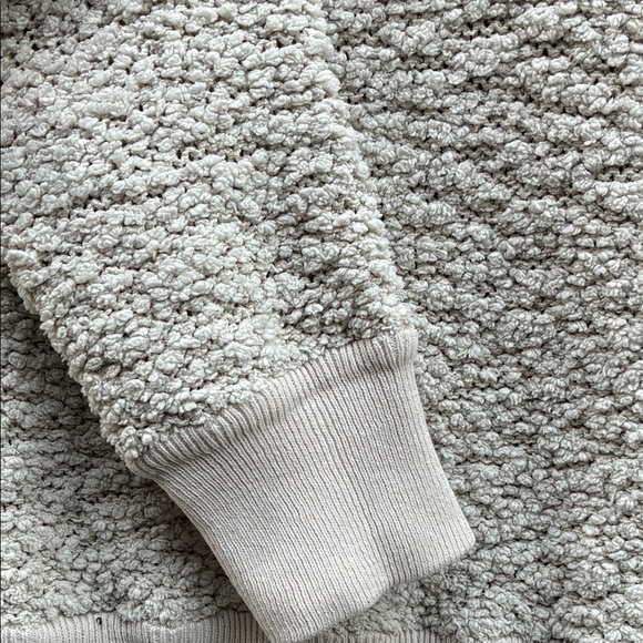 Sanctuary Textured V-Neck Sweater - Picture 6 of 7